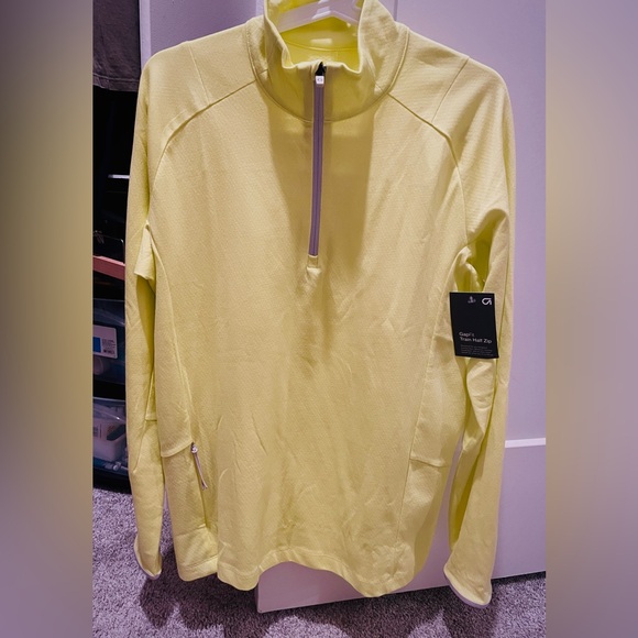 Gap, half zip Polyester dry fit long sleeve trainer, yellow  florescent size S. - Picture 9 of 9